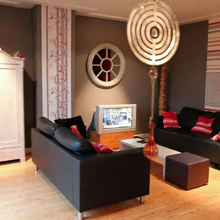 Quaint Holiday With Sauna In Ponts 度假居 *