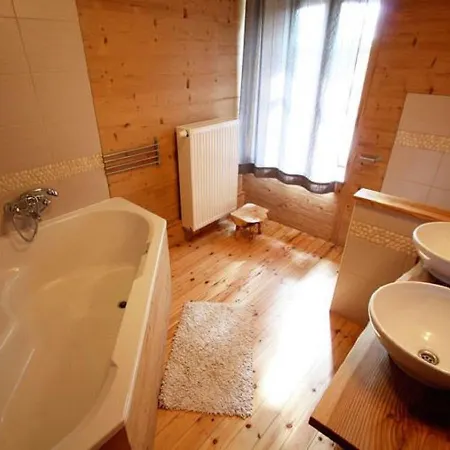 Quaint Holiday With Sauna In Ponts 度假居