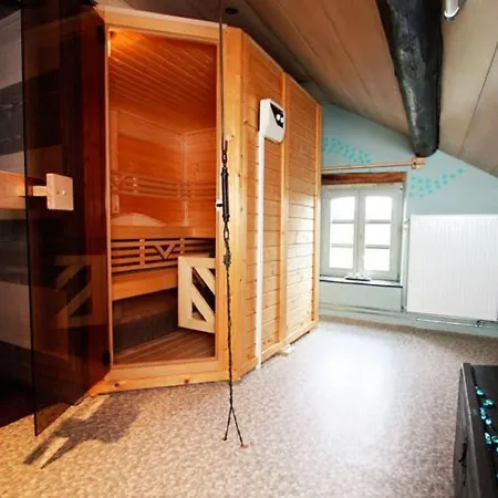 Quaint Holiday With Sauna In Ponts 度假居 *